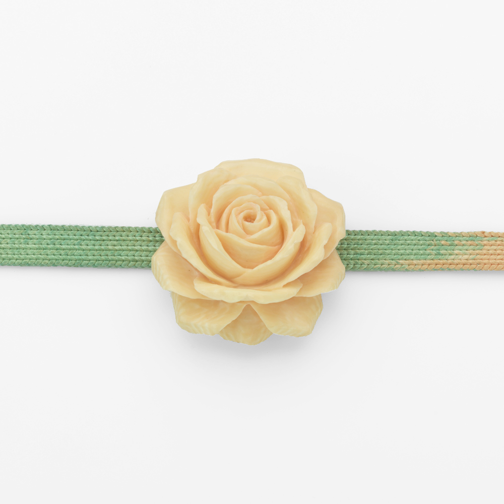 ウエダ製薔薇サンゴ製帯留め（明治から昭和初期）/ Uyeda Rose (carved from coral) obi-sash clip (late 1800s – around 1930)