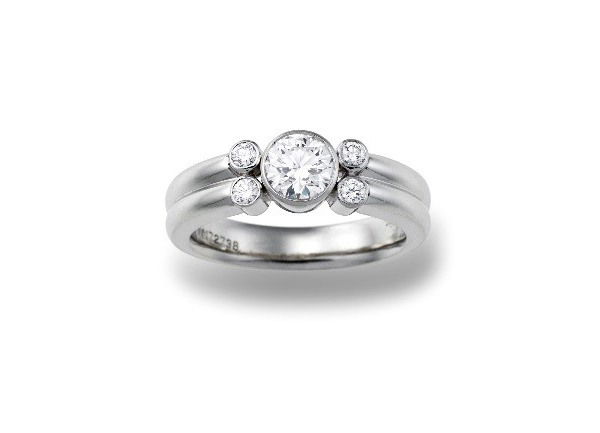 Uyeda Jeweller Semi Reform Ring